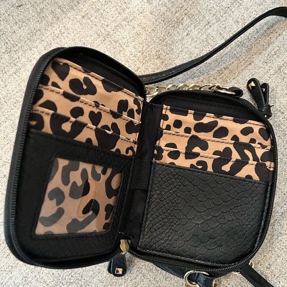 Jessica Simpson Purse with shoulder strap.  2 compartments for cards & cash. - Picture 3 of 6